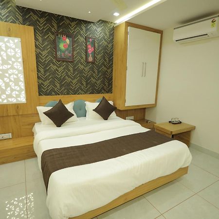 Hotel Rk Fortune Ahmedabad Eksteriør bilde
