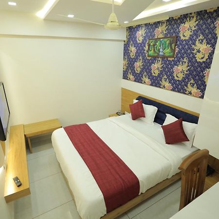 Hotel Rk Fortune Ahmedabad Eksteriør bilde