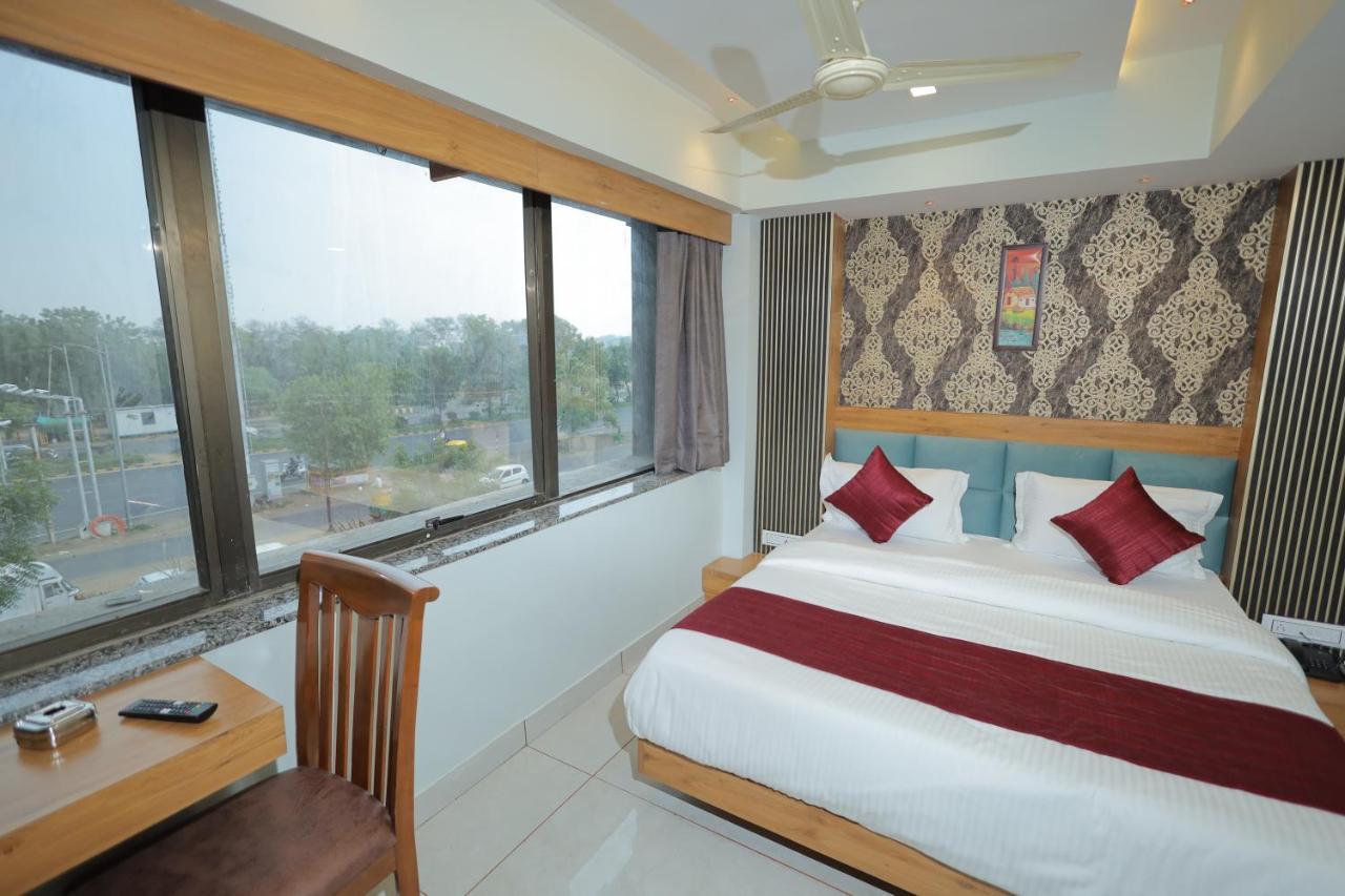 Hotel Rk Fortune Ahmedabad Eksteriør bilde