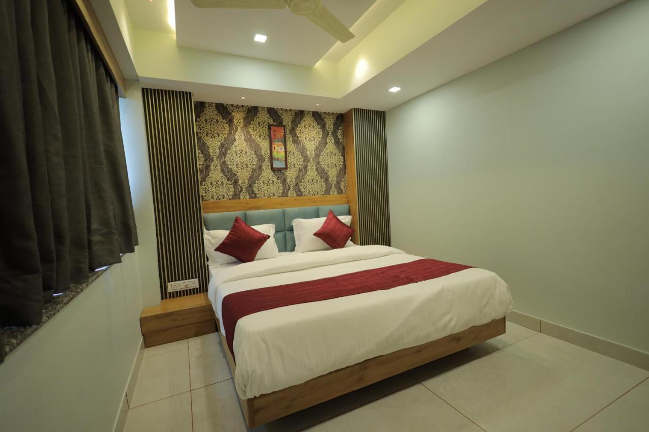 Hotel Rk Fortune Ahmedabad Eksteriør bilde