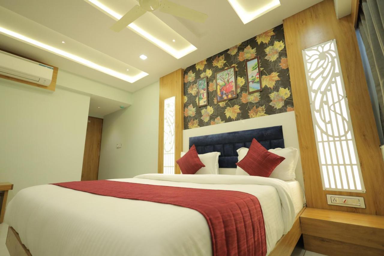Hotel Rk Fortune Ahmedabad Eksteriør bilde