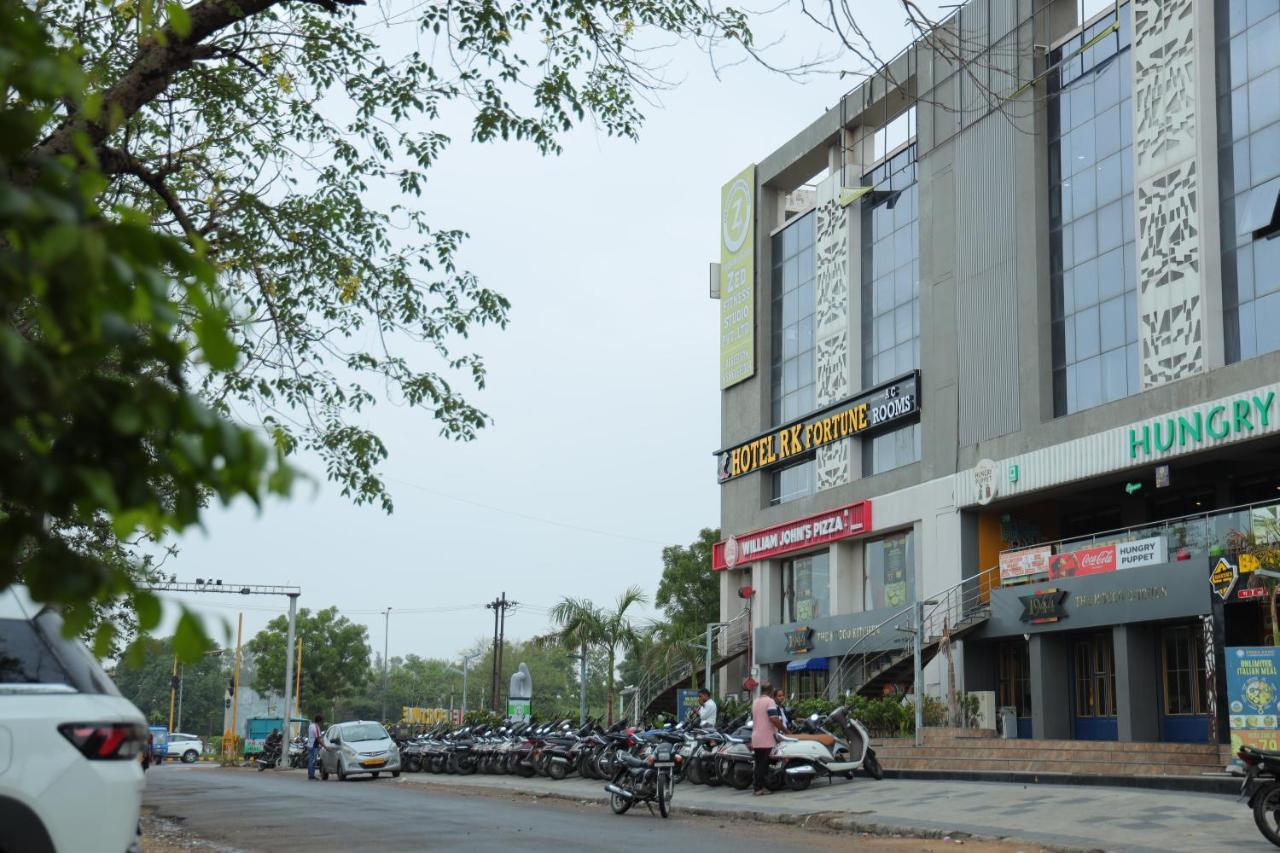 Hotel Rk Fortune Ahmedabad Eksteriør bilde