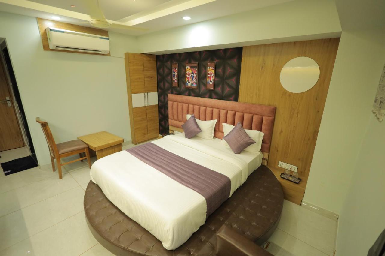 Hotel Rk Fortune Ahmedabad Eksteriør bilde
