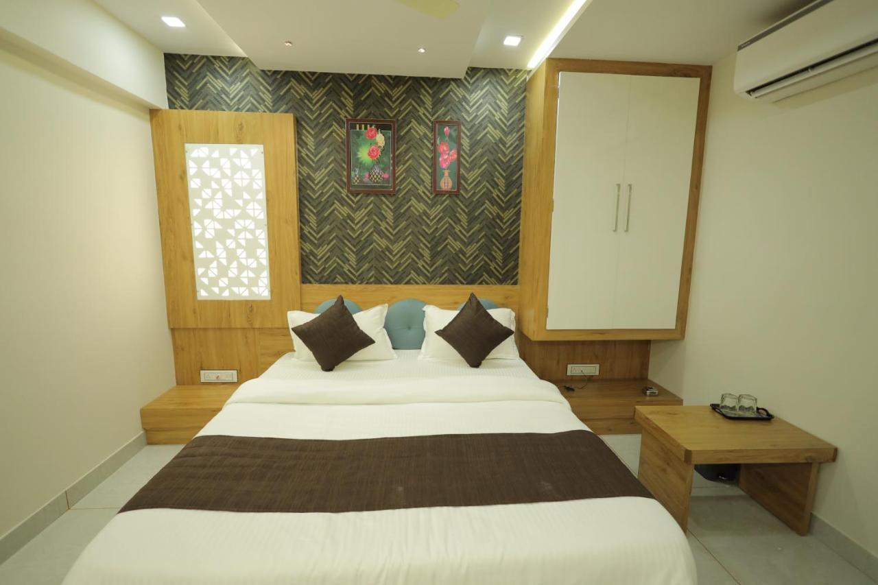 Hotel Rk Fortune Ahmedabad Eksteriør bilde