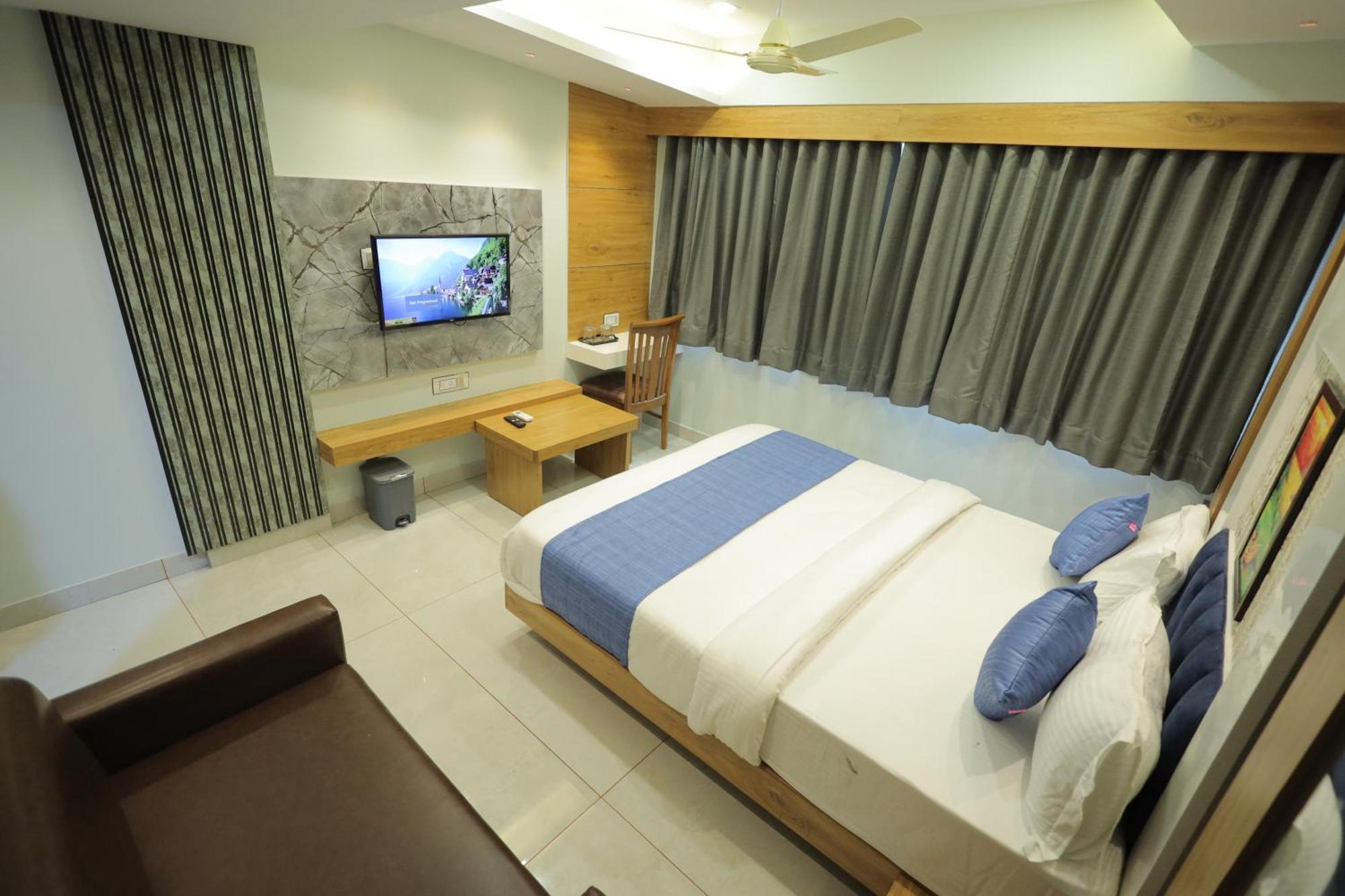 Hotel Rk Fortune Ahmedabad Eksteriør bilde
